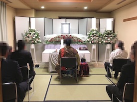 大阪市立北斎場小式場にて一日葬でお見送りになられた家族葬の実例