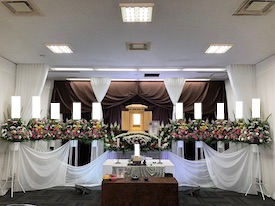 大阪市立小林斎場式場で創価学会制定の勤行方式にて家族葬を執り行われた実例